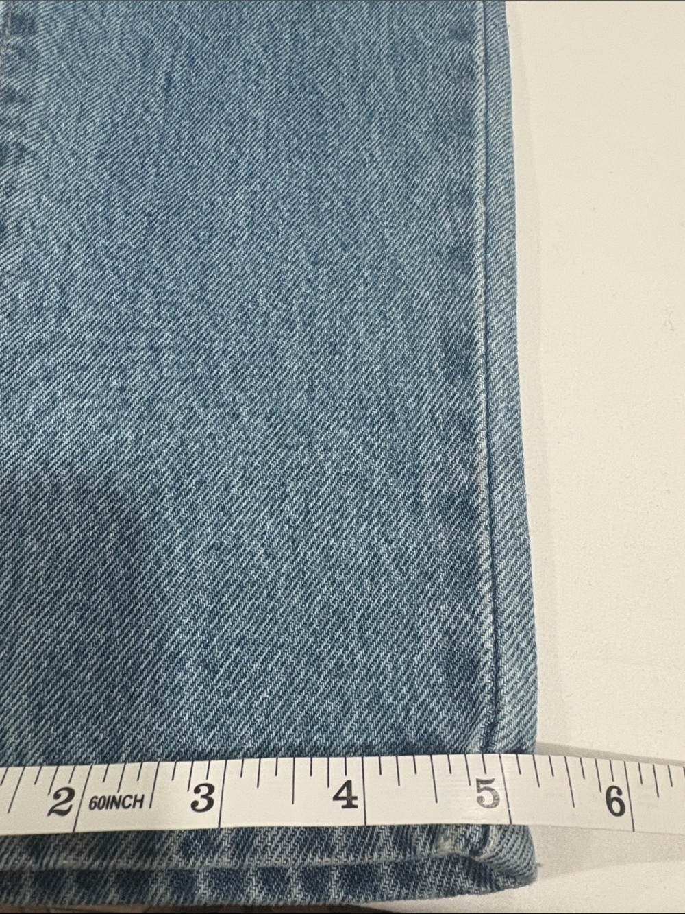 Levi’s- high waist blue woman’s jeans
Back waist notch styling /size 24 - Picture 10 of 10